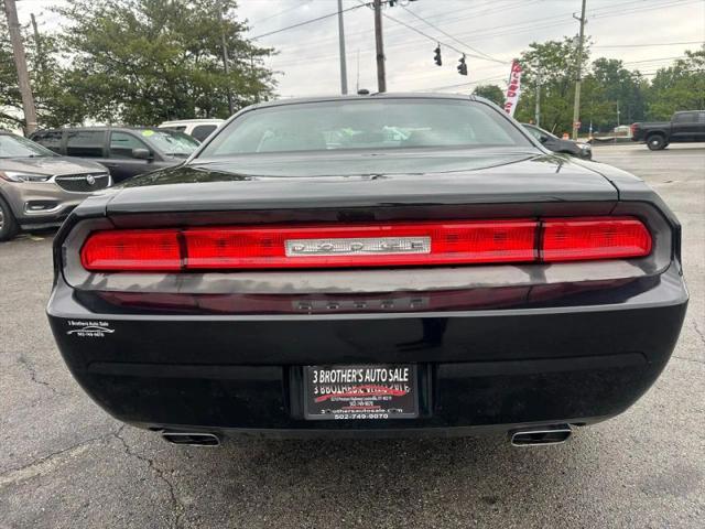 2012 Dodge Challenger SXT Plus