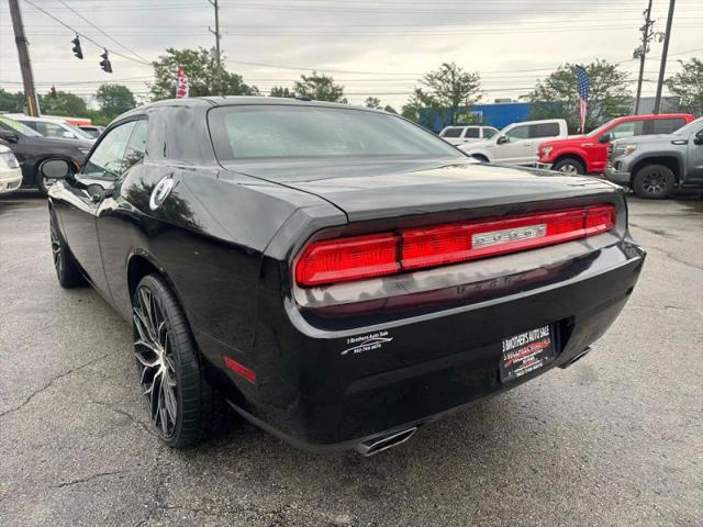 2012 Dodge Challenger SXT Plus