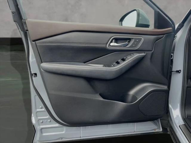 2022 Nissan Rogue Platinum FWD