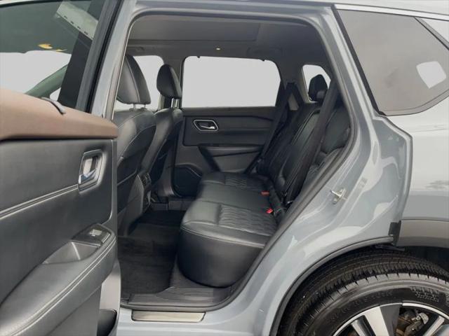 2022 Nissan Rogue Platinum FWD