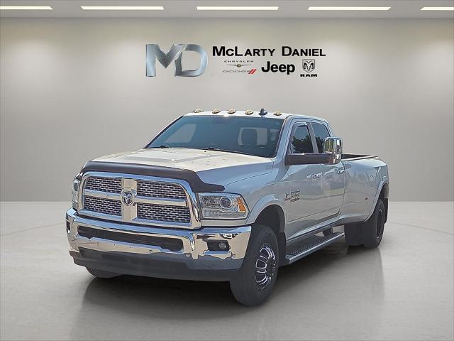 2017 RAM 3500 Laramie Crew Cab 4x4 8 Box