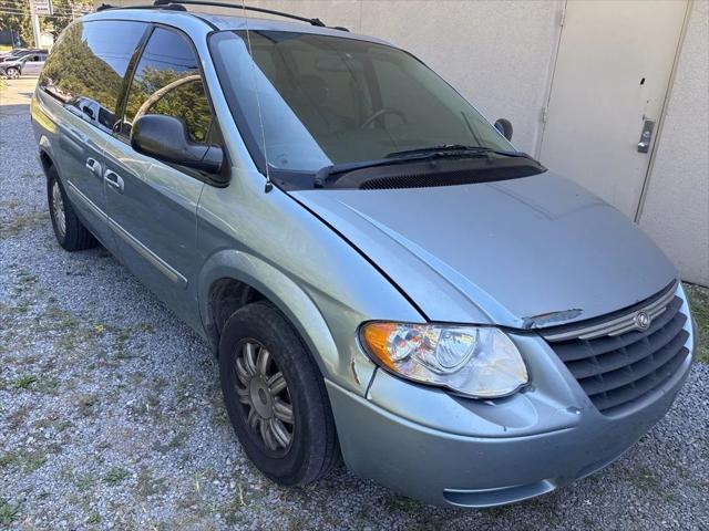 2005 Chrysler Town and Country Touring