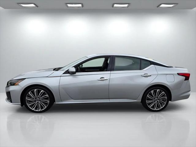 2023 Nissan Altima SL FWD