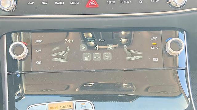 2026 Genesis GV70 2.5T