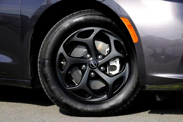 2022 Chrysler Pacifica Hybrid Touring L