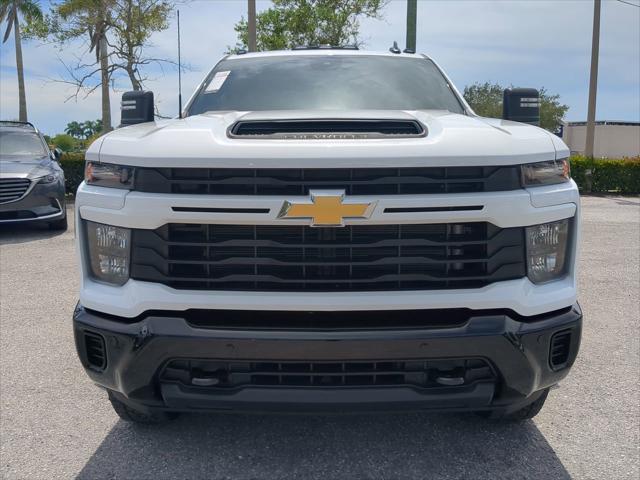 2025 Chevrolet Silverado 2500HD 4WD Crew Cab Standard Bed Custom