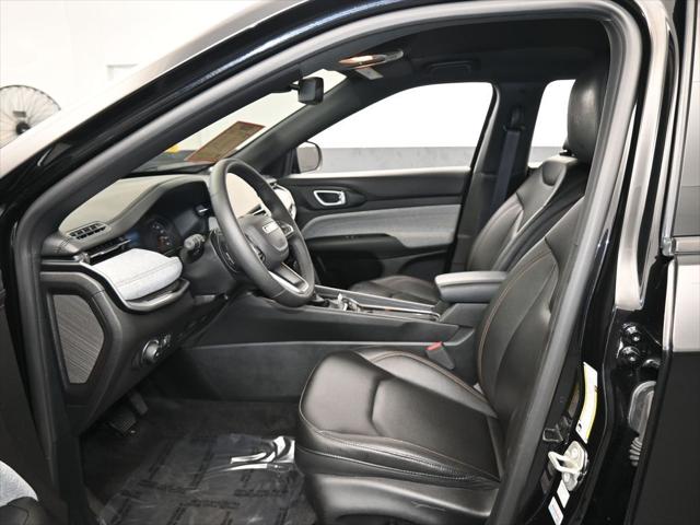 2024 Jeep Compass Latitude Lux FWD