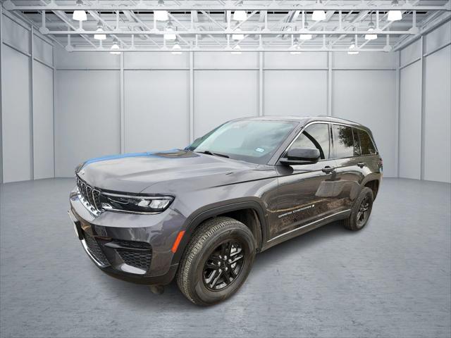 2023 Jeep Grand Cherokee Laredo 4x4