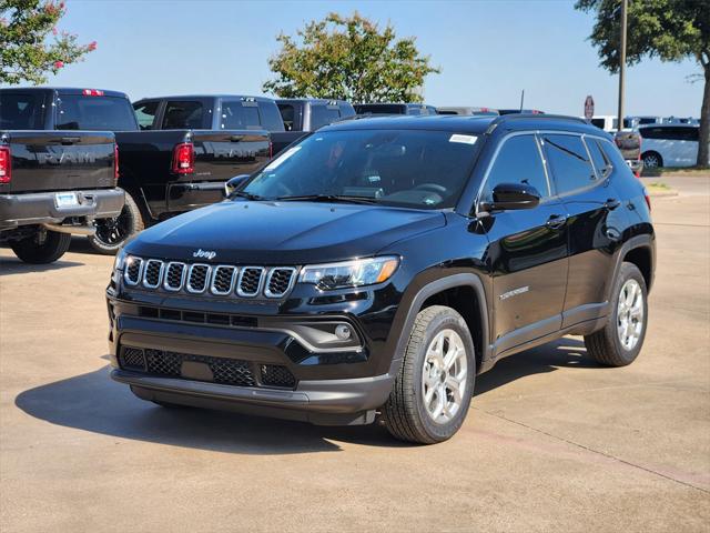 2025 Jeep Compass COMPASS LATITUDE 4X4