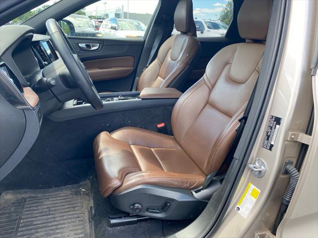 2025 Volvo XC60 B5 Ultra