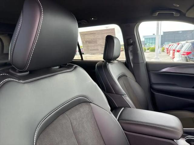 2025 Jeep Grand Cherokee Altitude 4x4