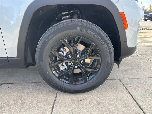 2025 Jeep Grand Cherokee Altitude 4x4