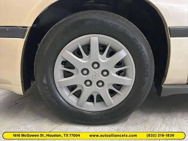 2004 Chevrolet Impala Base
