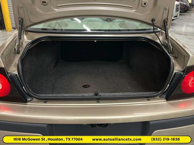 2004 Chevrolet Impala Base