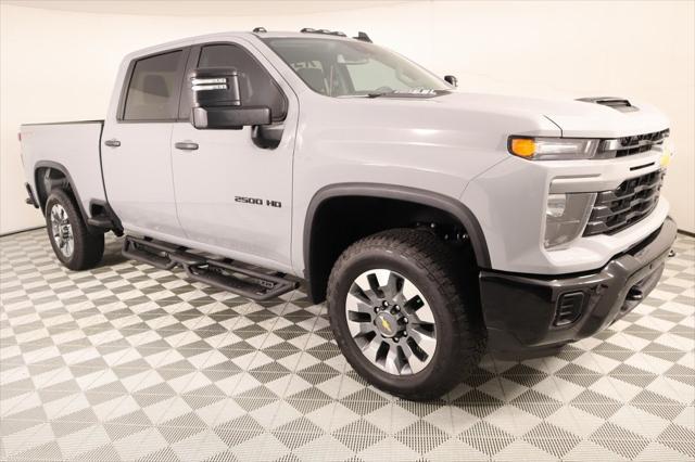 2025 Chevrolet Silverado 2500HD 4WD Crew Cab Standard Bed Custom