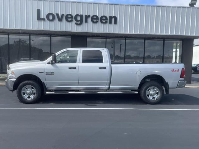 2017 RAM 3500 Tradesman Crew Cab 4x4 8 Box