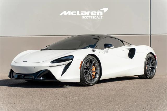 2023 McLaren Artura Performance