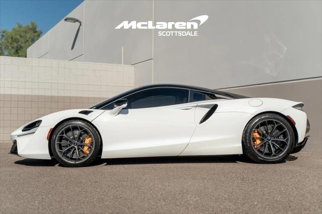 2023 McLaren Artura Performance