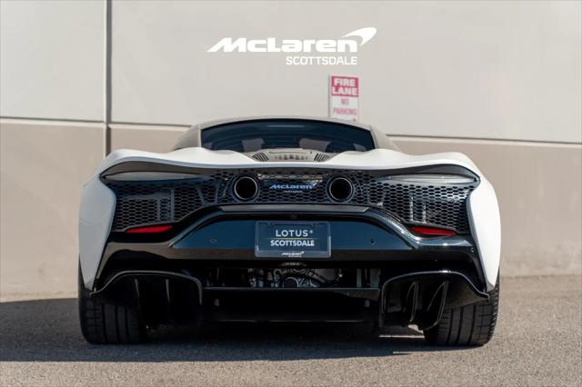 2023 McLaren Artura Performance