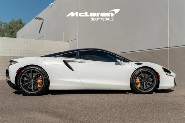2023 McLaren Artura Performance