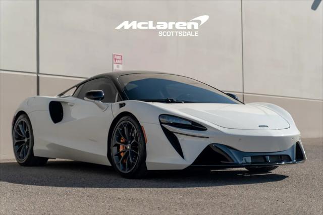 2023 McLaren Artura Performance