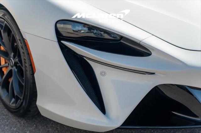 2023 McLaren Artura Performance