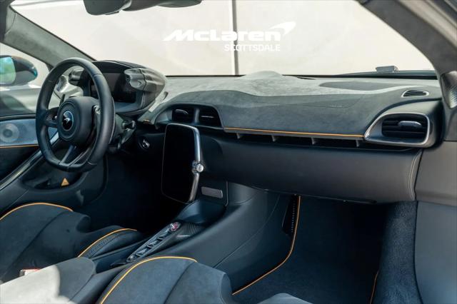 2023 McLaren Artura Performance