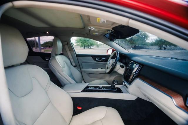 2020 Volvo S60 T6 Momentum