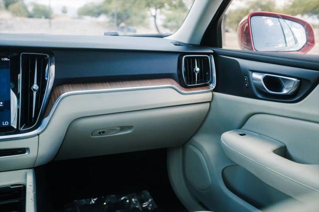 2020 Volvo S60 T6 Momentum