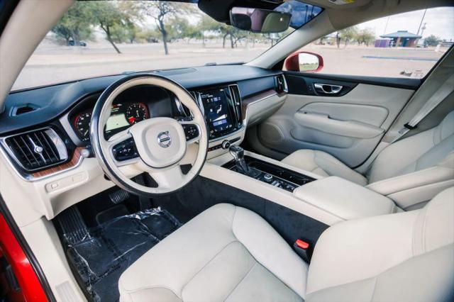 2020 Volvo S60 T6 Momentum