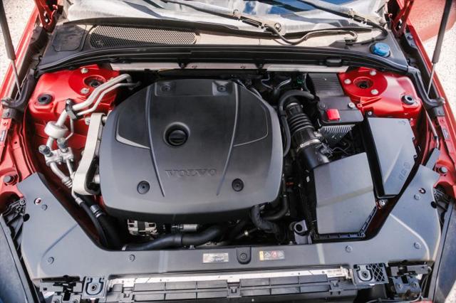2020 Volvo S60 T6 Momentum