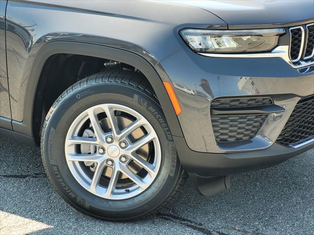 2025 Jeep Grand Cherokee GRAND CHEROKEE LAREDO X 4X4
