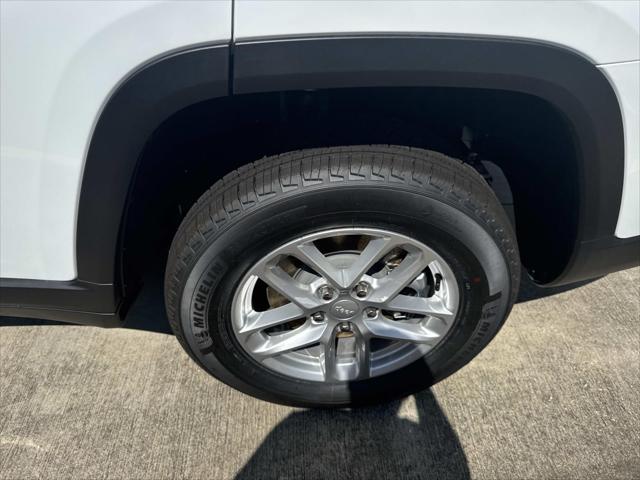 2025 Jeep Grand Cherokee GRAND CHEROKEE L LAREDO X 4X2