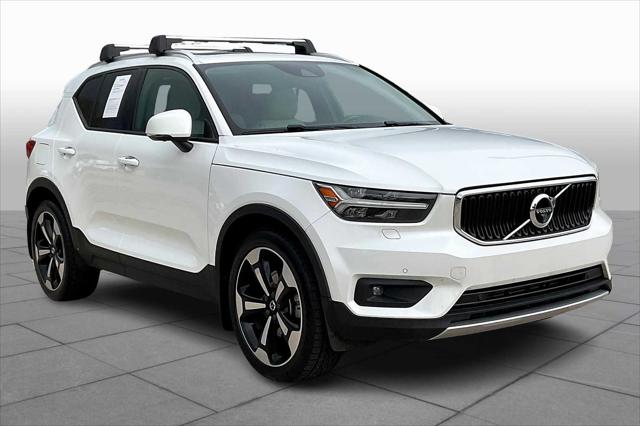 2021 Volvo XC40 T5 Momentum