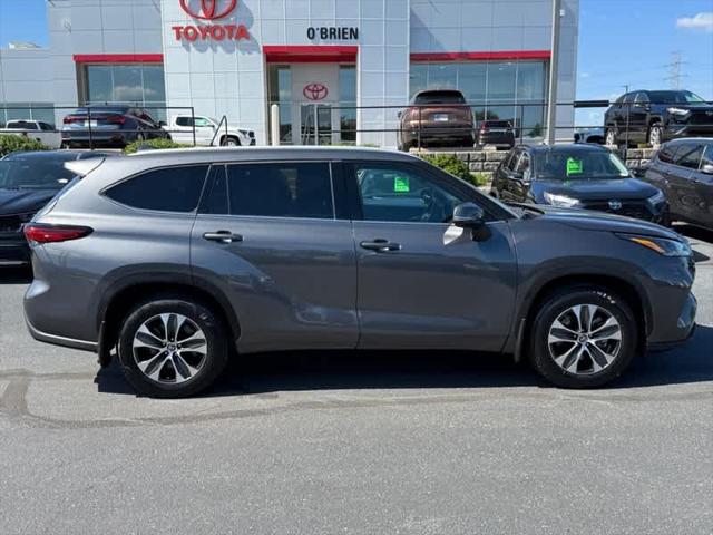 2022 Toyota Highlander XLE 2022 Toyota Highlander XLE