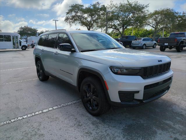 2022 Jeep Grand Cherokee L Altitude 4x2