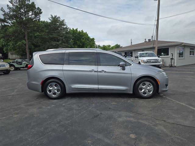 2019 Chrysler Pacifica Hybrid Touring L