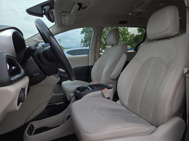 2019 Chrysler Pacifica Hybrid Touring L