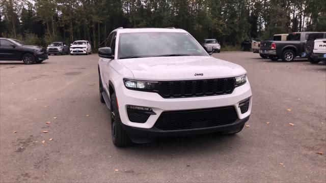 2025 Jeep Grand Cherokee Limited 4x4 2025 Jeep Grand Cherokee Limited 4x4