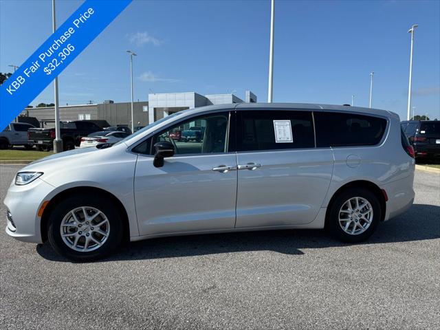 2024 Chrysler Pacifica Touring L