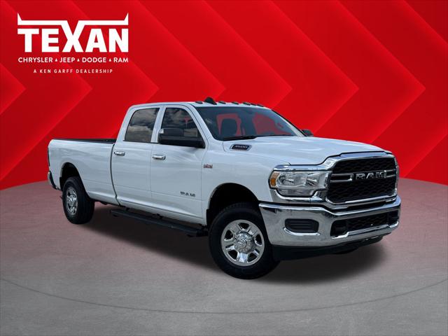 2022 RAM 3500 Tradesman Crew Cab 4x4 8 Box