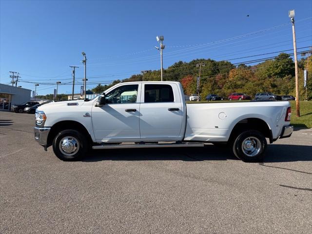 2024 RAM 3500 Tradesman Crew Cab 4x4 8 Box