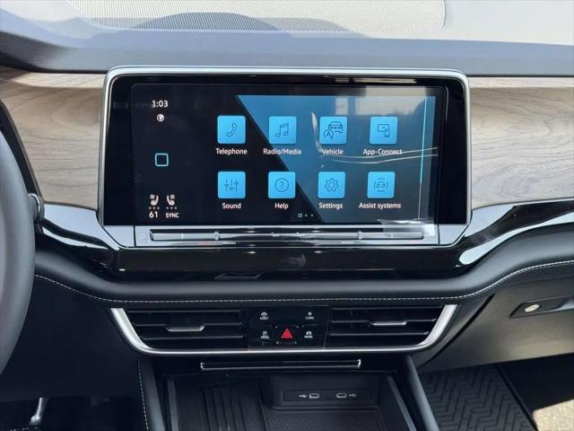 2026 Volkswagen Atlas SE with Technology