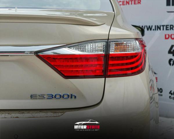 2015 Lexus ES 300h 300h