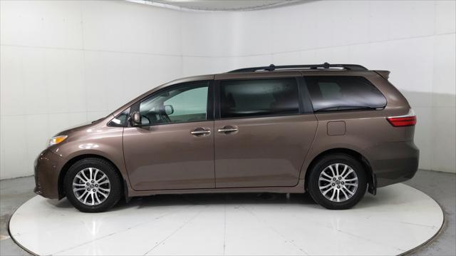 2020 Toyota Sienna XLE