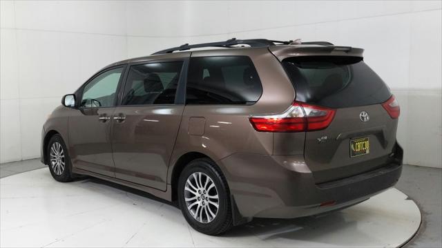 2020 Toyota Sienna XLE