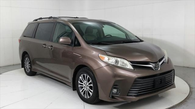 2020 Toyota Sienna XLE