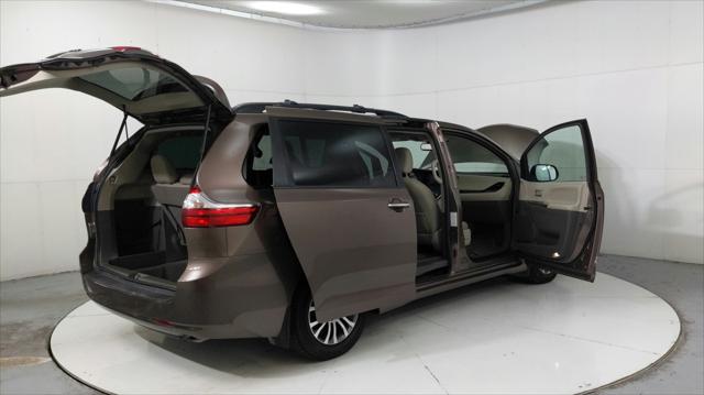 2020 Toyota Sienna XLE