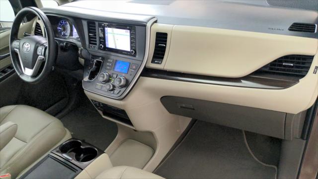 2020 Toyota Sienna XLE