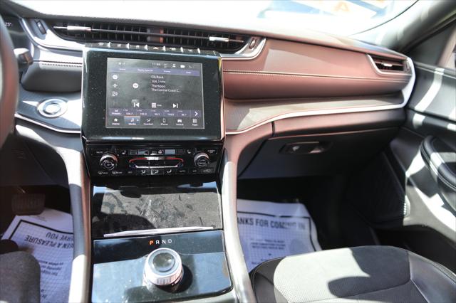 2024 Jeep Grand Cherokee L Altitude 4x4